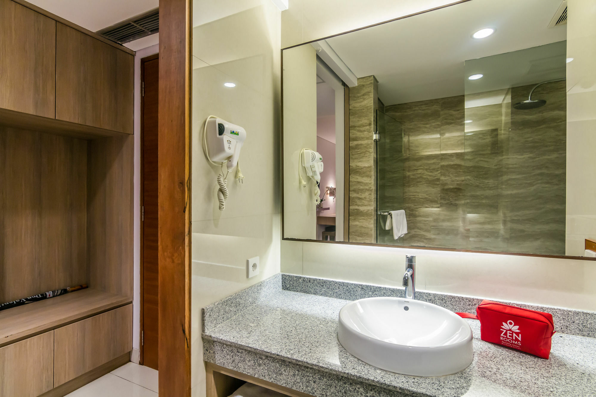 Zen Rooms Legian Corner Кута Экстерьер фото
